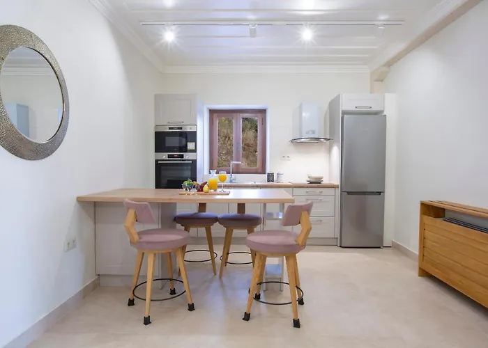 Luxury Happynest Villa Spasmeni Vrisi